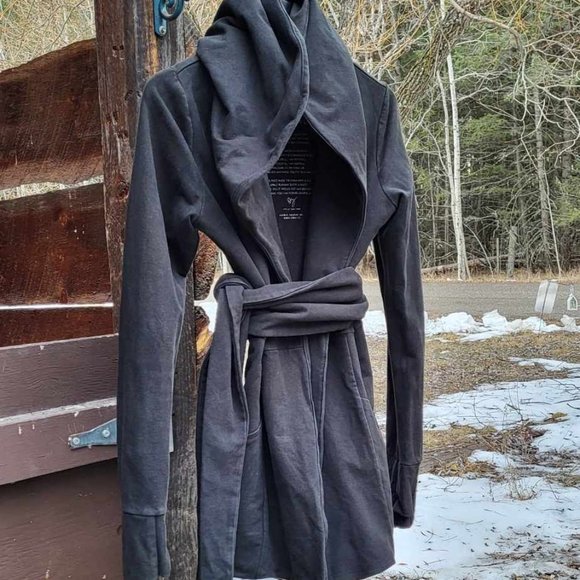 Black Kania Oversized Hood Sweatshirt Cardigan with Detached Belt - Picture 8 of 9